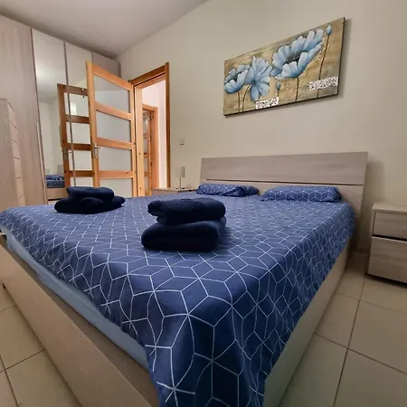 Sea View Two Bedroom In St. Paul's Bay