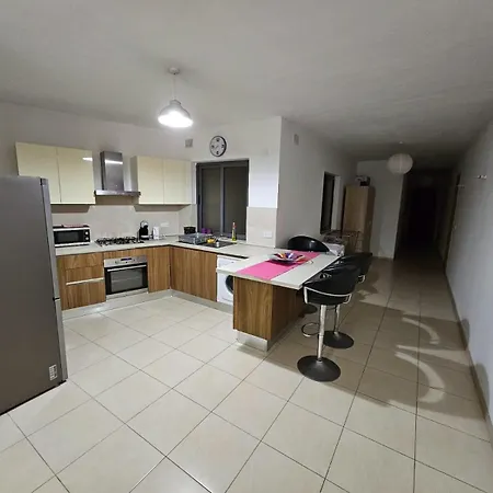 Sea View Two Bedroom In Appartement St. Paul's Bay